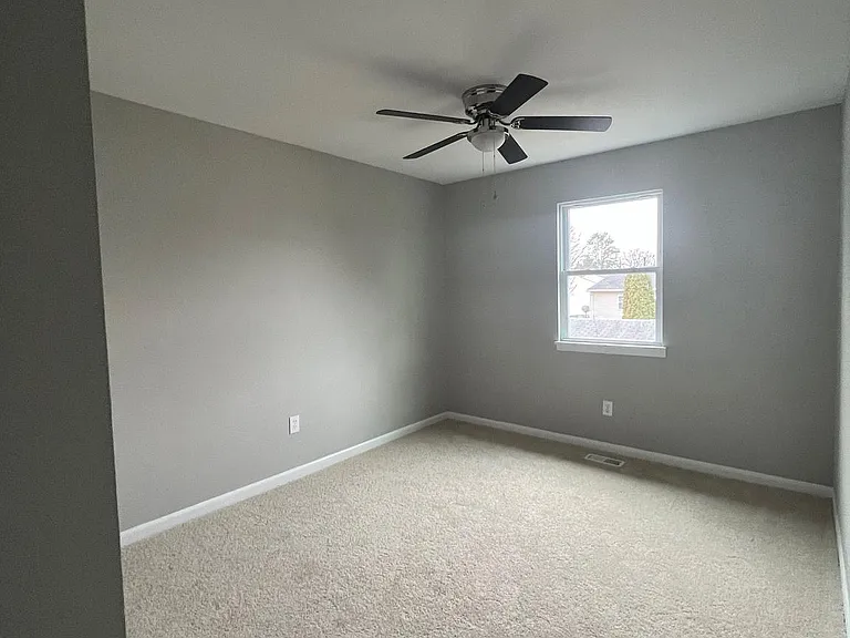 406 Essexwood Ct — Photo 10
