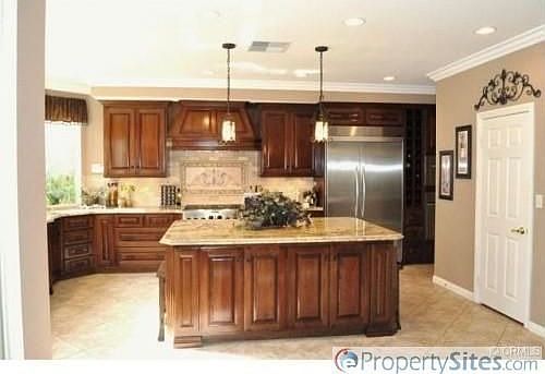 5th image of 912 Mangrove Cir