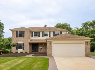 719 Dunedin Dr, Rochester Hills, MI 48309
