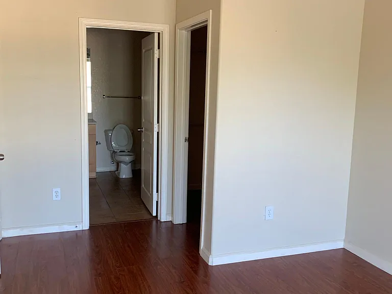 8290 Gate Pkwy W #910 — Photo 29