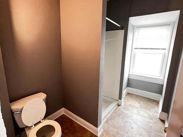 406 N Queen St #4 — Photo 11