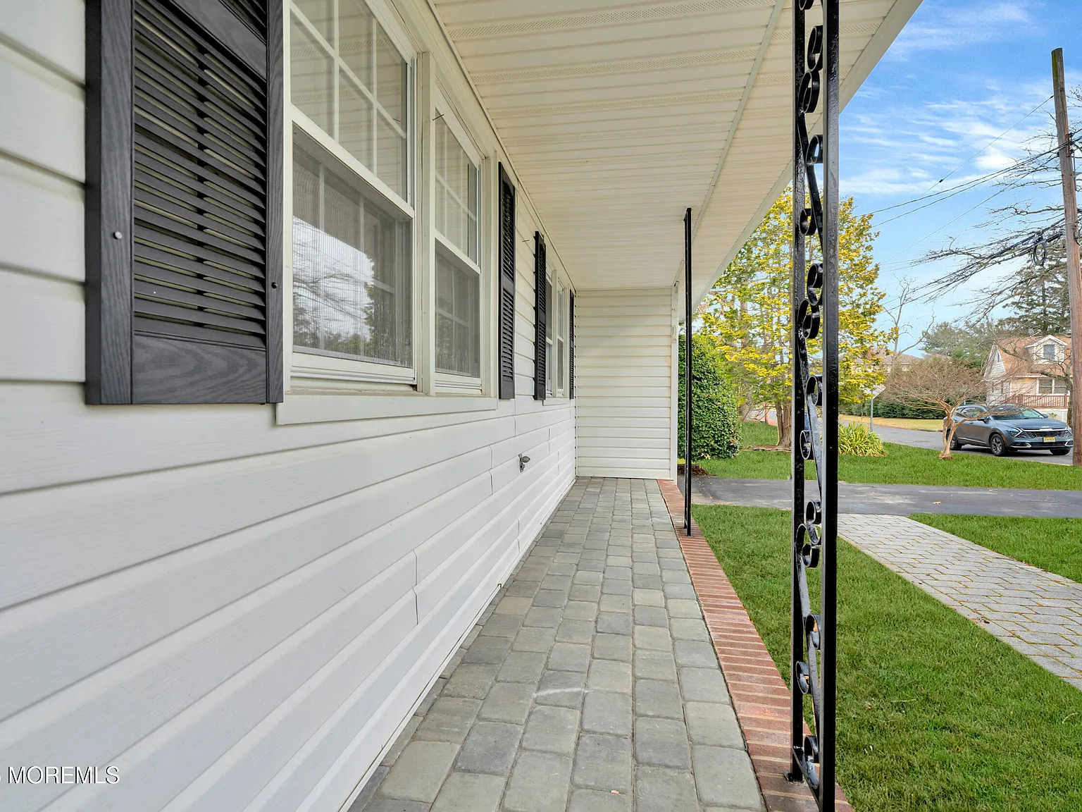 4 bed, 1.5 bath, 2220 sqft, $4,600 — Photo 4