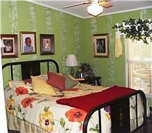 Bedroom w/Walk in Closet 