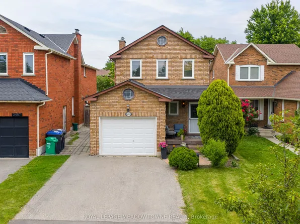 3453 Bertrand Rd, Mississauga, ON L5L 4G6