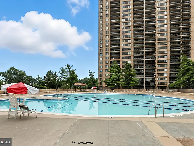 3705 S George Mason Dr #913S — Photo 32