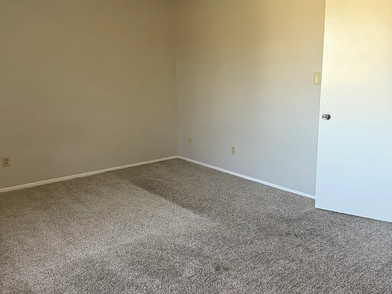 8225 N Central Ave #33 — Photo 14