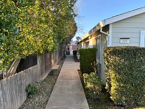 225 Tahoe Ave Photo 1