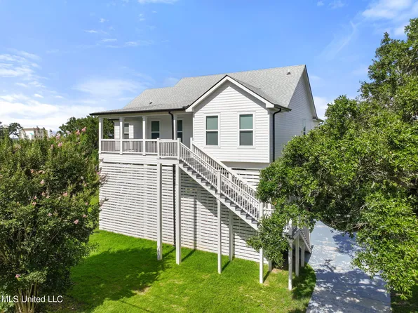 123 Markham Dr, Long Beach, MS 39560