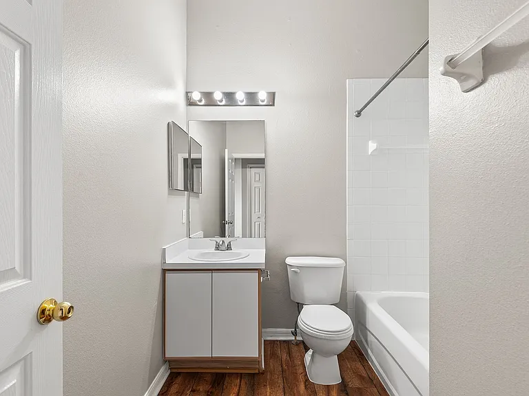 1304 Denman Ct — Photo 11