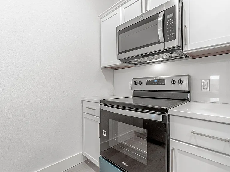 2661 Two Sw Livingston Sq — Photo 8