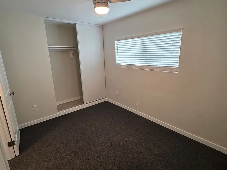 613 S Prairie Avenue — Photo 24