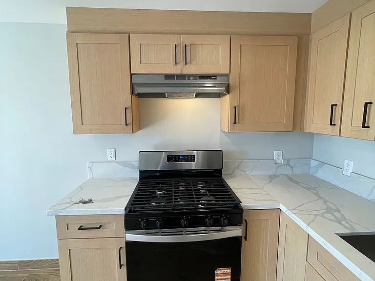 14700 Hubbard St — Photo 3