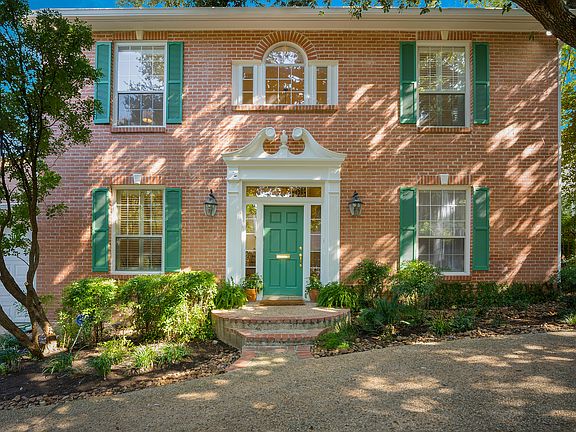 2nd image of 417 Cleveland Ct