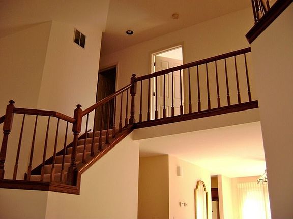 4th image of 1609 E Avon Ct
