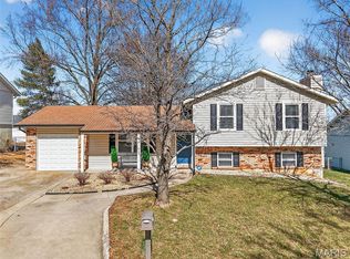 26 Vanguard Dr, Saint Peters, MO