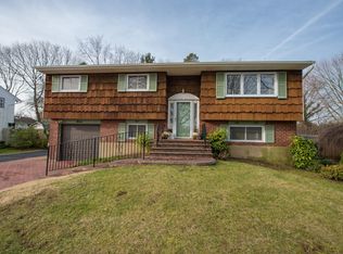 5 Karen Pl, Commack, NY 11725