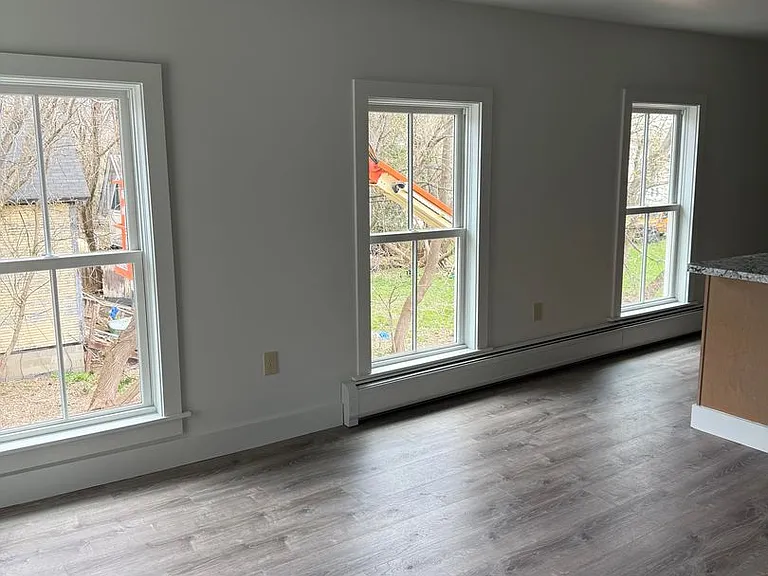 120 Maple St — Photo 10