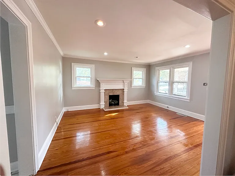 202 Hooper Ave SE — Photo 12