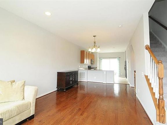 4th image of 9485 Canonbury Sq