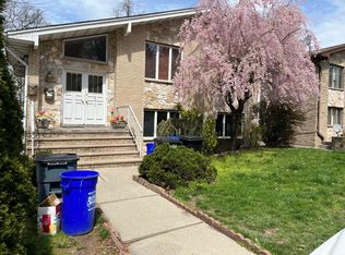 571 Stewart St #1, Ridgefield, NJ 07657