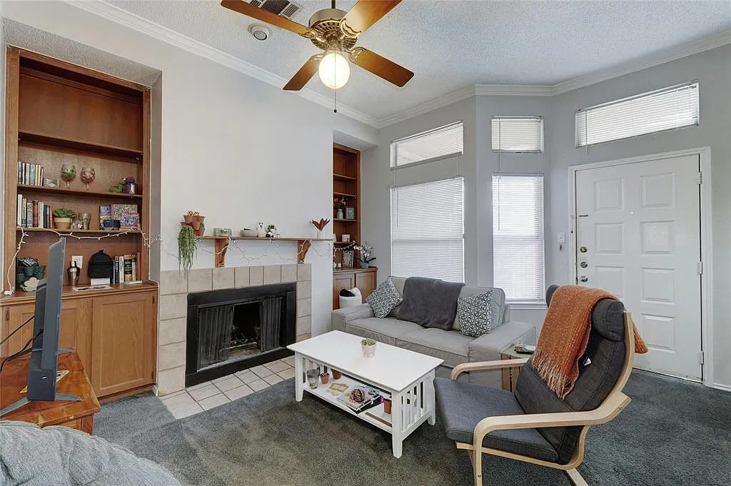 2802 Nueces St Apt 202 — Photo 3