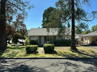417 N 5th St, Central Pt, OR 97502