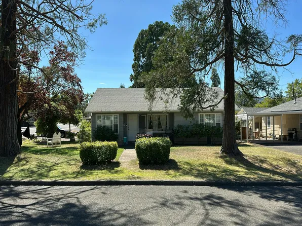 417 N 5th St, Central Pt, OR 97502