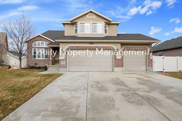 1st image of 4592 W Zuni Dr