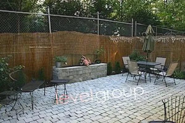 Sold by Level Group | media 9