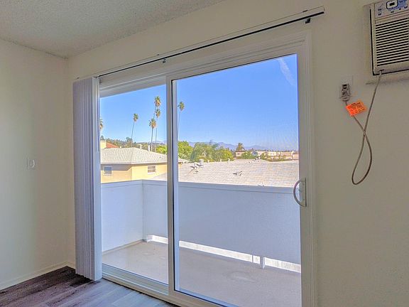5th image of 1740 N Harvard Blvd #309