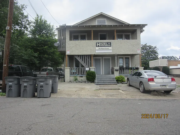 316 Hazel St #B — Photo 1