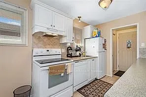 2095 Haig Dr — Photo 11