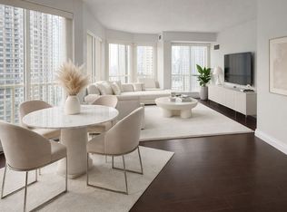 325 Webb Dr #1509, Mississauga, ON L5B 3Z9