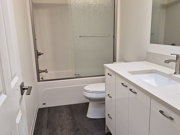 3rd image of 5635 A St
