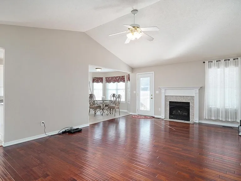 3891 S Hillsdale Ave — Photo 6