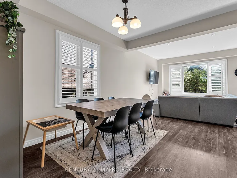 1130 Baird St — Photo 11