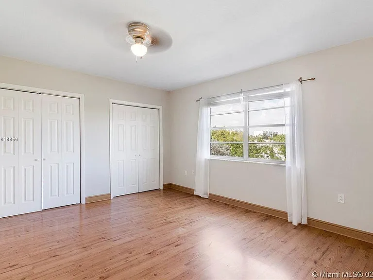 1955 NE 135th St #308 — Photo 4