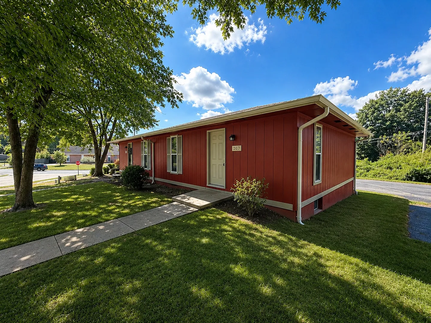 Stonegate Complex -- Fully Furnished and Utilities Included! — Photo 2