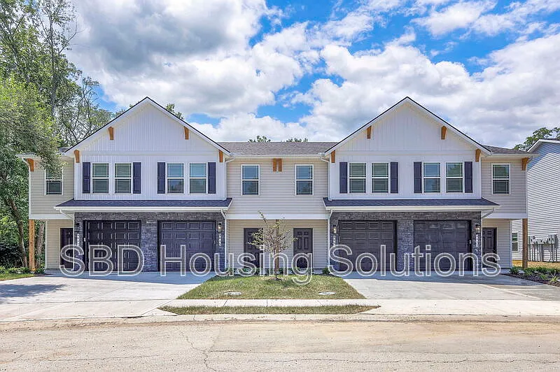 9053 E 85th Pl