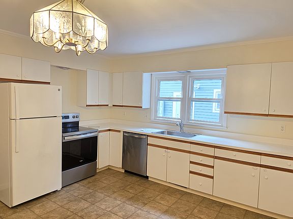4th image of 104 Highview Ave #B