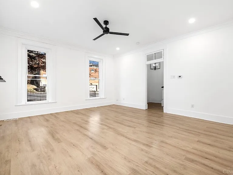2321 W McMicken Ave — Photo 4