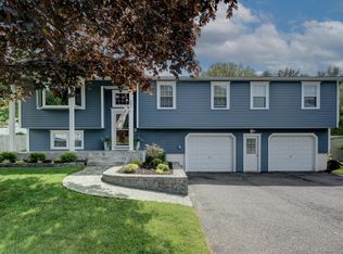 531 Oxbow Dr, Torrington, CT 06790