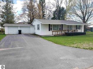 124 E Edward St, Mesick, MI 49668