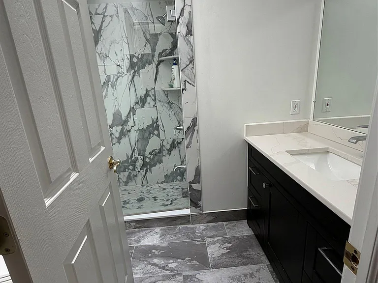 7043 Foxridge Dr — Photo 26