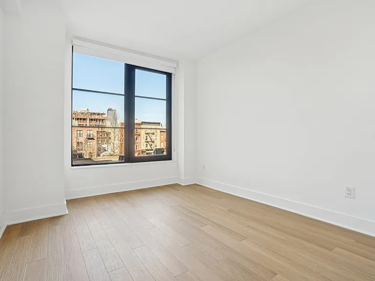 499 President St #336 — Photo 13