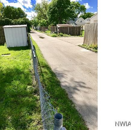 3rd image of 307 W 20th St