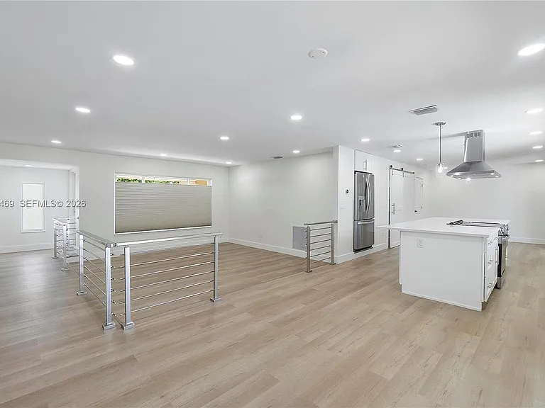 4914 SW 90th Ave — Photo 5