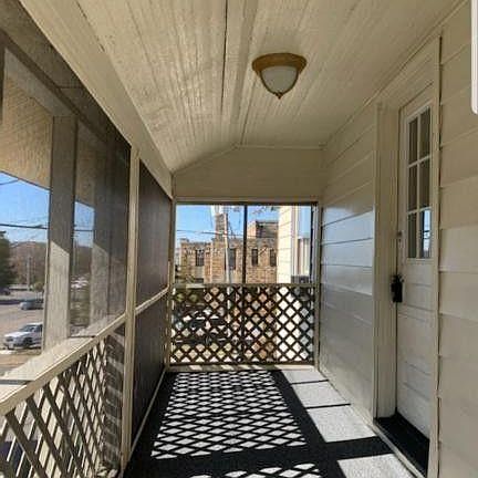 4th image of 4-106 S Court St #4