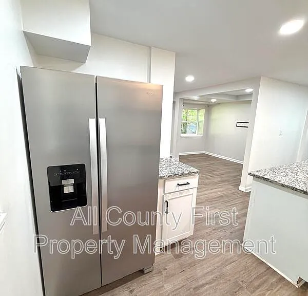 1093 Fayetteville Rd SE — Photo 6
