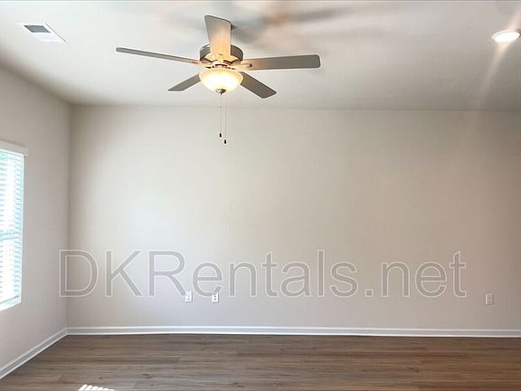 2nd image of 4675 Fullerton Dr